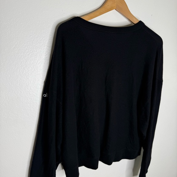 ALO YOGA Alolux Soho Cropped Henley Top Sz L Black V-Neck - Picture 4 of 7